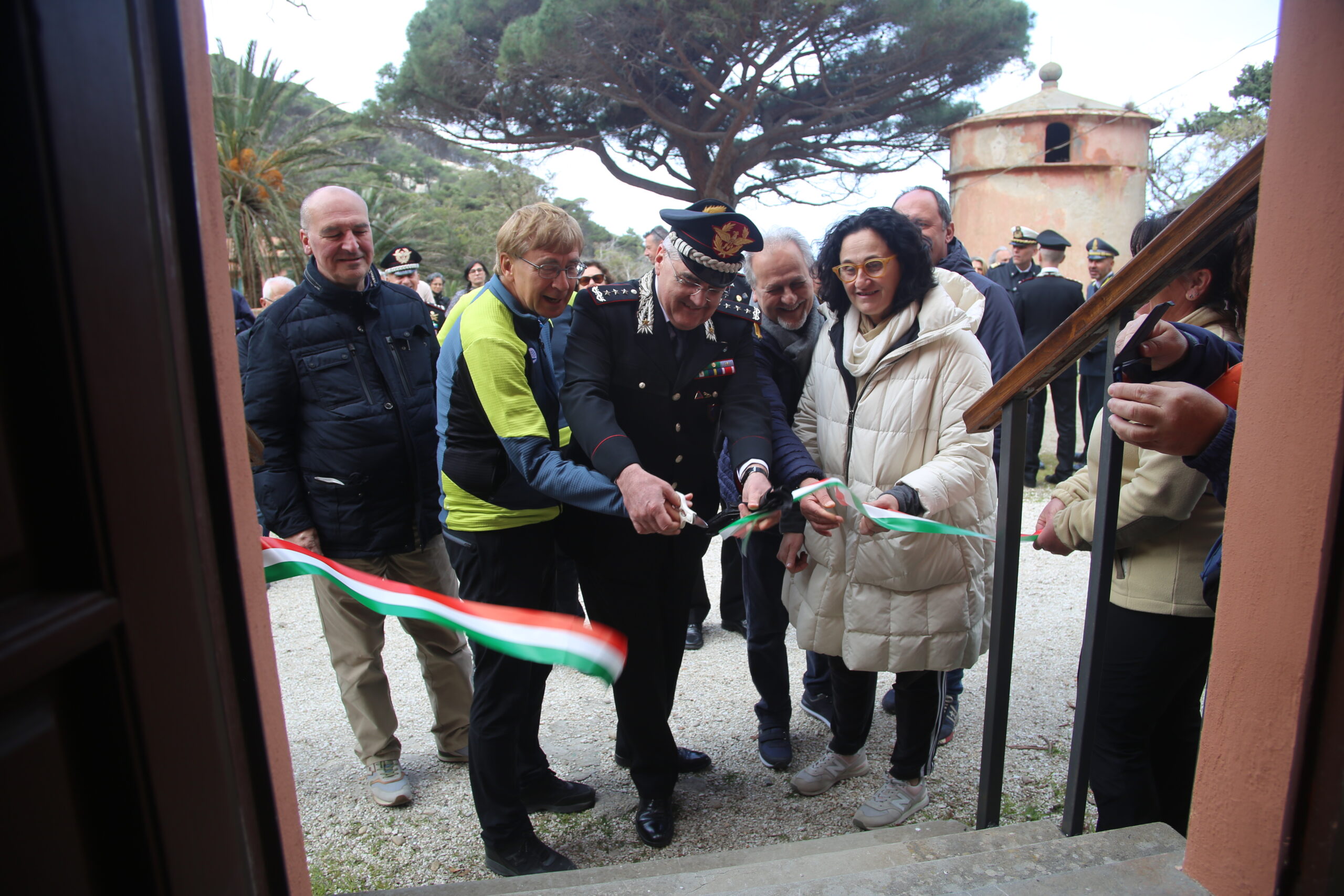 Taglio del nastro al nuovo allestimento del museo naturalistico ed alla collezione floristica all’Isola di Montecristo