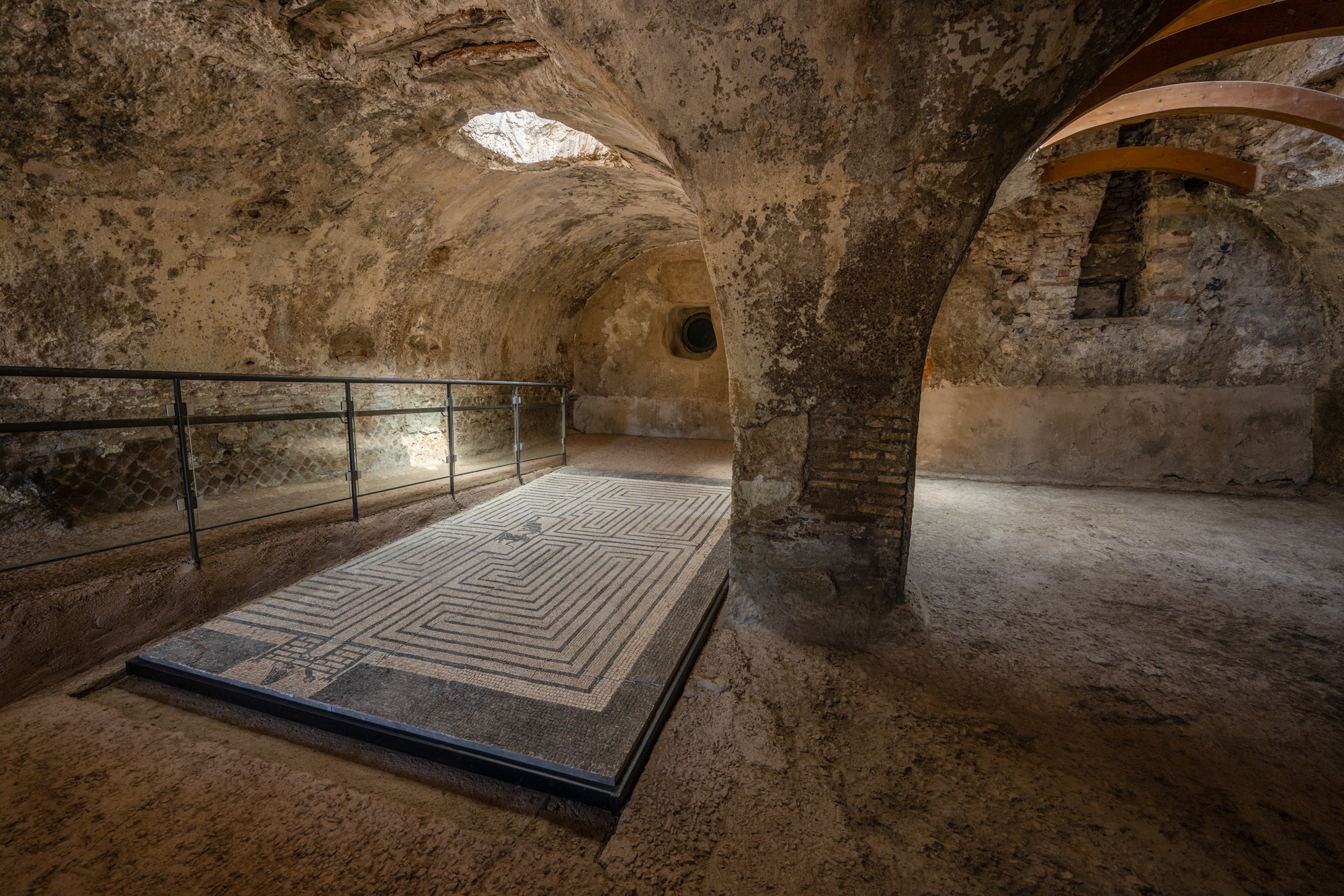 Torna a Giannutri il “Mosaico del Labirinto” nel sito archeologico della Villa Romana dei Domizi Enobarbi